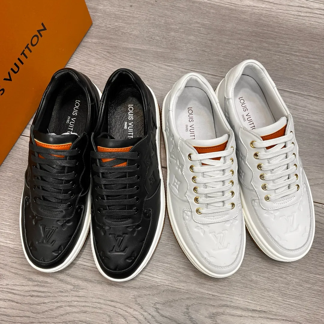 Ex-factory price: 400💰LV's latest casual men's shoes👉 👉 Popular casual fashion style, 💞 Simple and elegant style, 🔊 The fabric is made of imported cowhide, ☑️Comfortable sheepskin lining, original wear-resistant rubber outsole, real photos of classic models at the counter, two colors available, size: 38-44, (45 can be customized)